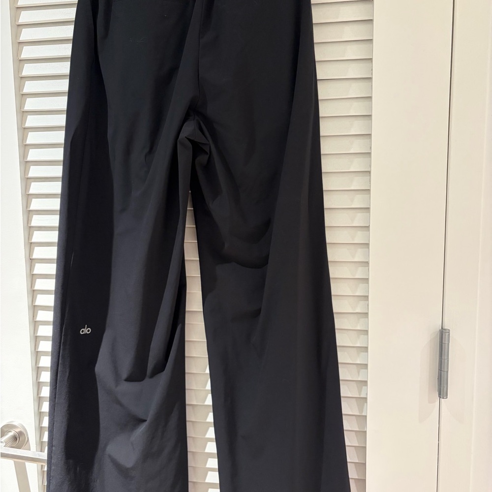 ALO Yoga Women's Black Trousers